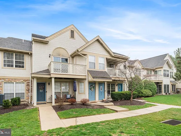 414 Foxcroft Cir #414, Royersford, PA 19468