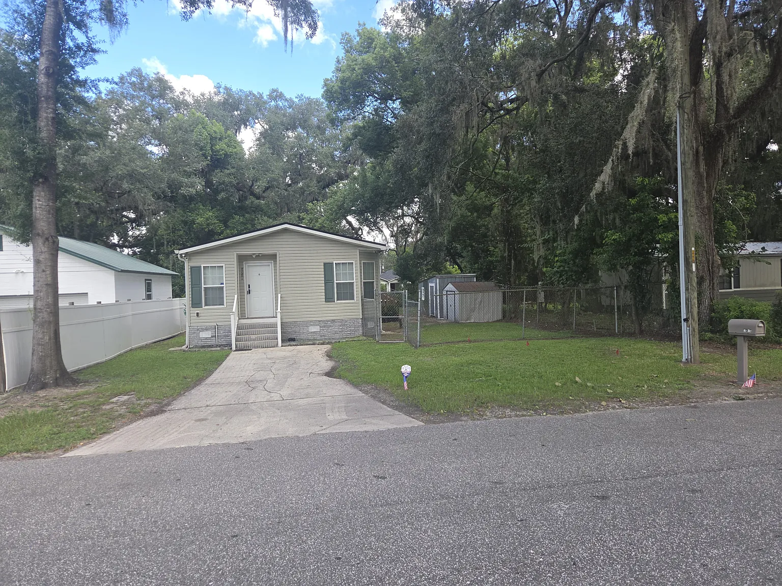 3 bed, 1181 sqft, $1,600 — Photo 2