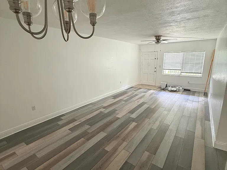 5150 10th Ave N #303 — Photo 9