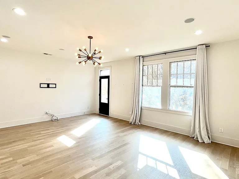 610 West Blvd — Photo 4