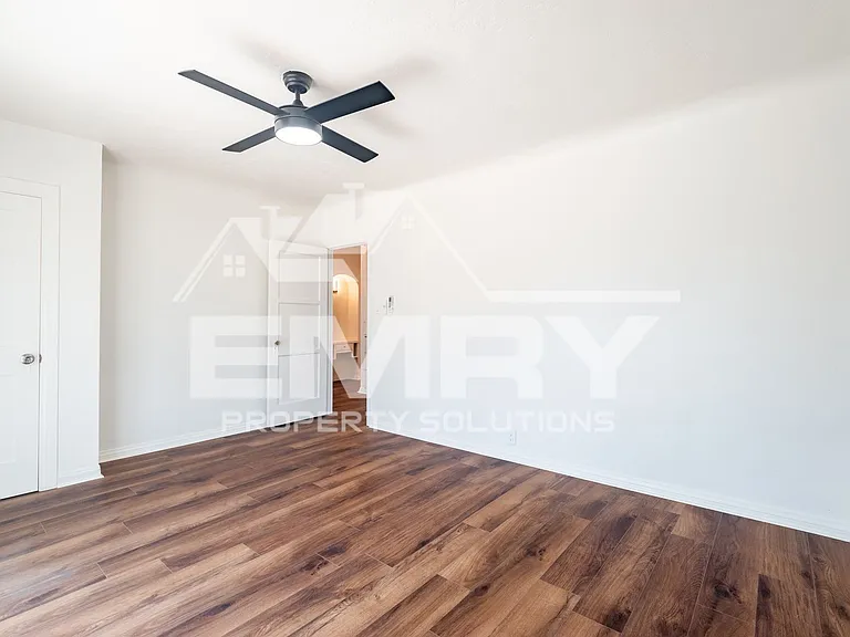 8930 S Hobart Blvd — Photo 23