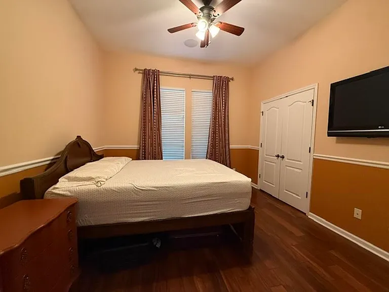 2401 Goldenrod Way — Photo 25