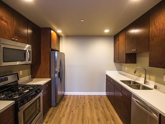 2nd image of 428 Alvarado St #D