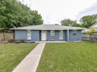 8901 Deerwood Dr, Rowlett, TX 75088