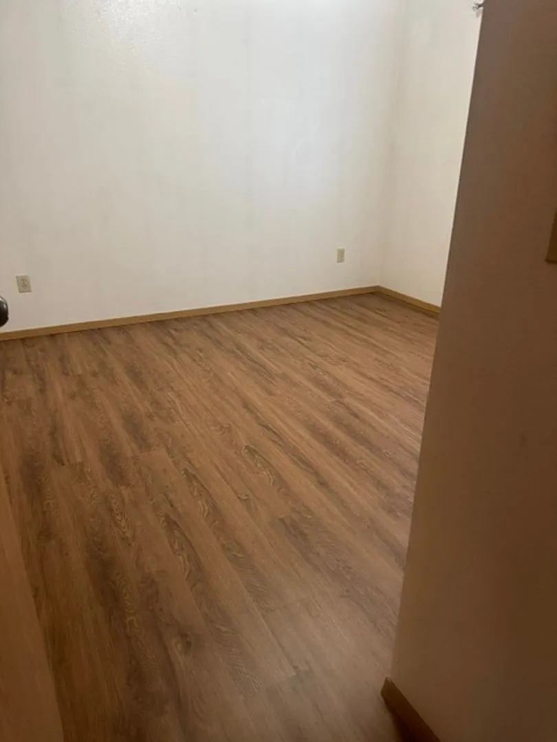 257 - 618 1/2 4th Ave. S , Tae Investments — Photo 4