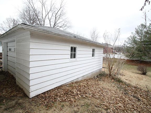 4th image of 11 Grainey Dr