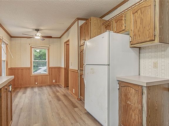 5th image of 20077 Evans Rd