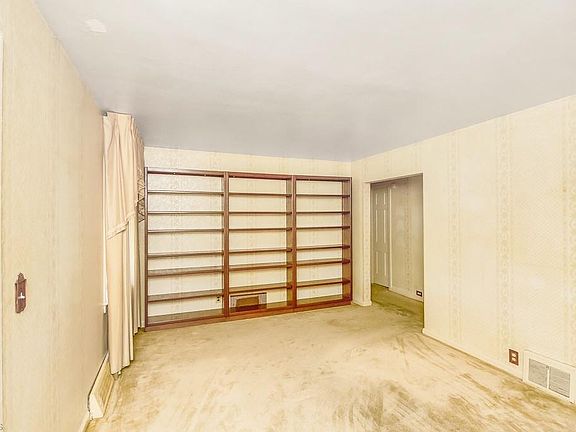 4th image of 631 Cambridge Ave