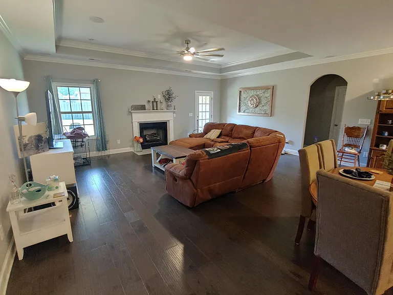 2104 S Meadows Dr SW — Photo 3