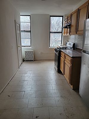 3rd image of 2006 2nd Ave #1F