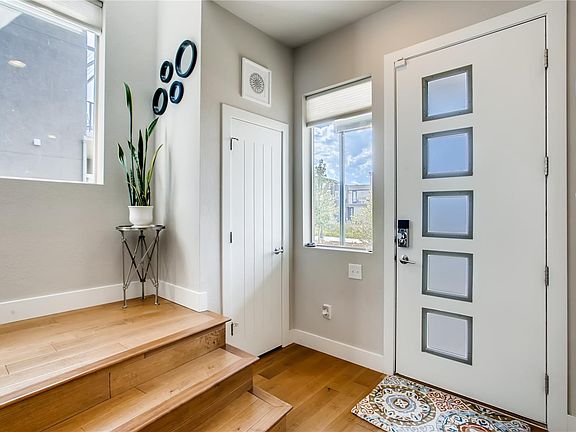 4th image of 5538 Valentia Ct