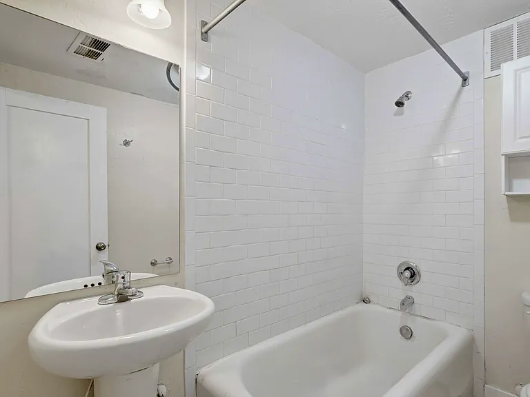 Ladywood Apartments — Photo 29