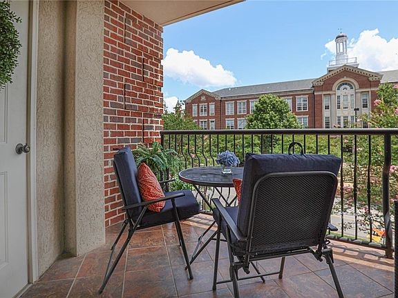 5th image of 234 W Magnolia Ave APT 203