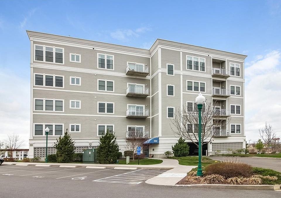 1st image of 200 Harbour Close #516