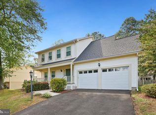 16112 Edgewood Dr, Dumfries, VA 22025