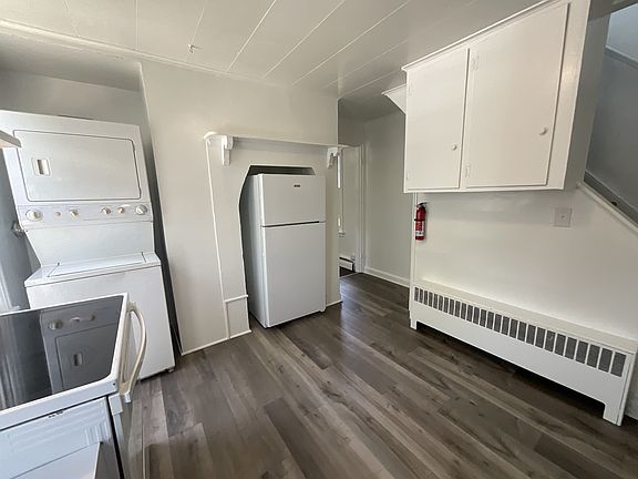 4th image of 203 W North St