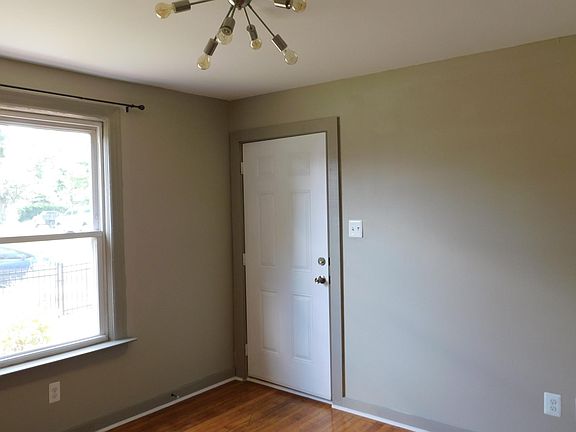 3rd image of 1720 W 19th St APT 4