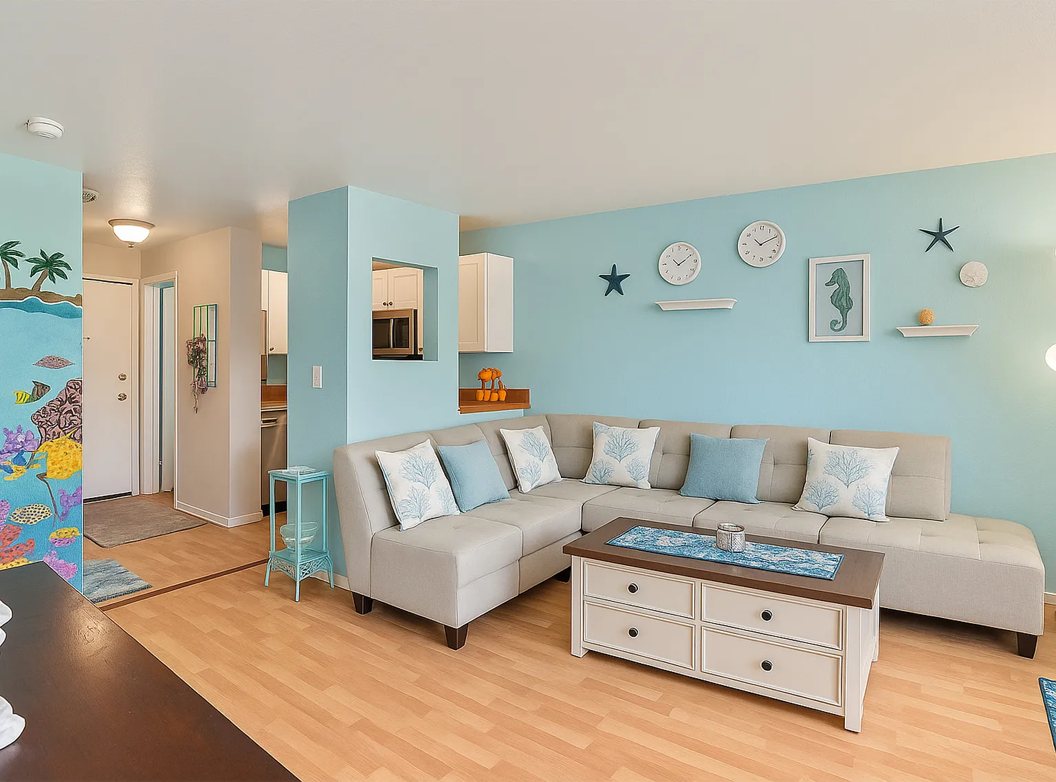 2 bed, 705 sqft, $2,700 — Photo 3
