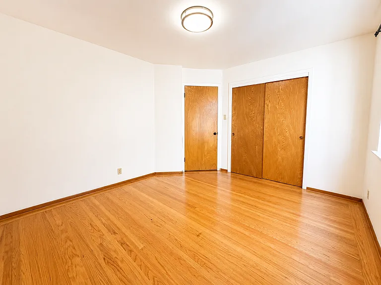 2421 Judah St #2 — Photo 11