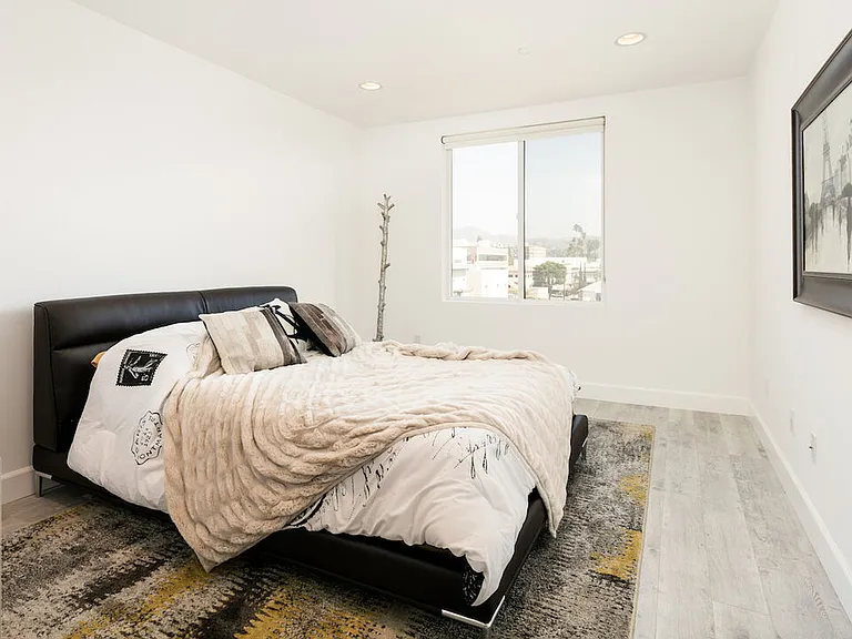 118 S Kenwood St #506 — Photo 14