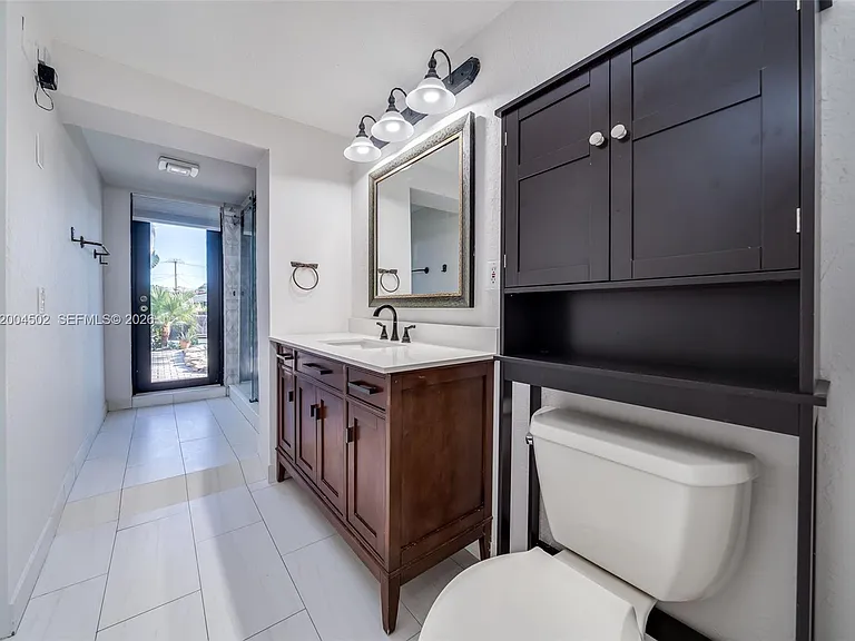 1704 SW 5th Ct — Photo 18