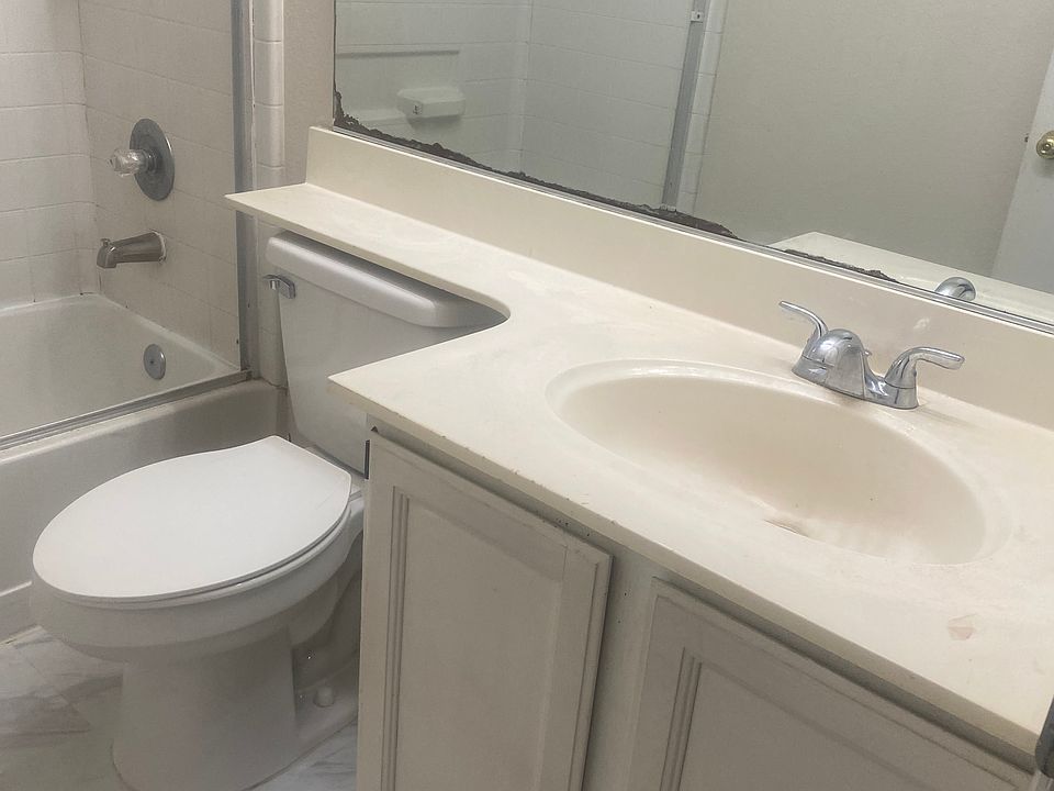 1st image of 8638 W Chase Ct