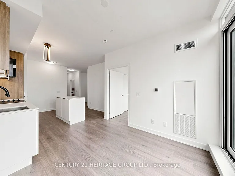 8888 Yonge St #718 — Photo 12