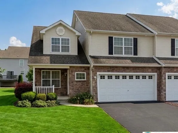 850 Fieldstone Trl #70, Easton, PA 18040