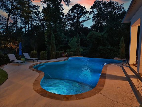 2nd image of 43 Pondera Point Dr