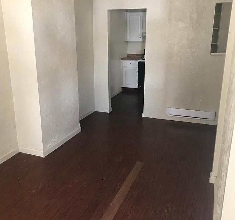 2nd image of 133 Thompson Ave #3