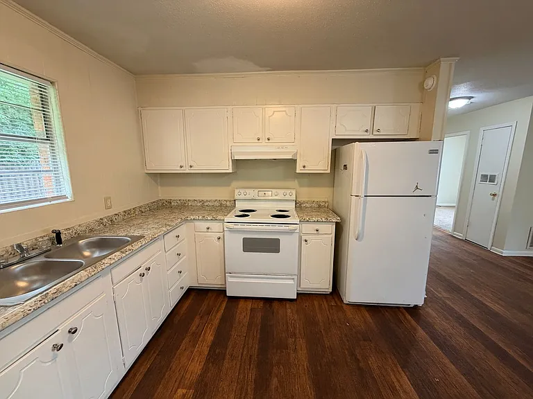 104 Lankford Cir #C — Photo 6