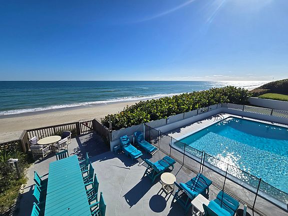 Loggerhead Landing has an oversized solar and electric heated ocean front pool.