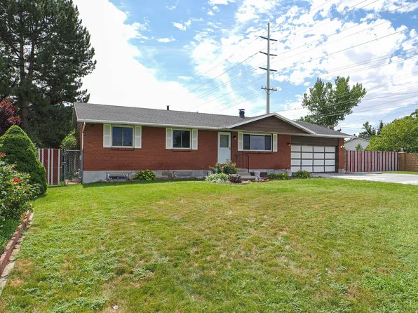 2683 W Castle Oaks Cir, Salt Lake City, UT 84129