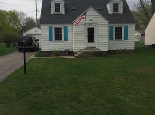 672 E 11th St, Holland, MI 49423