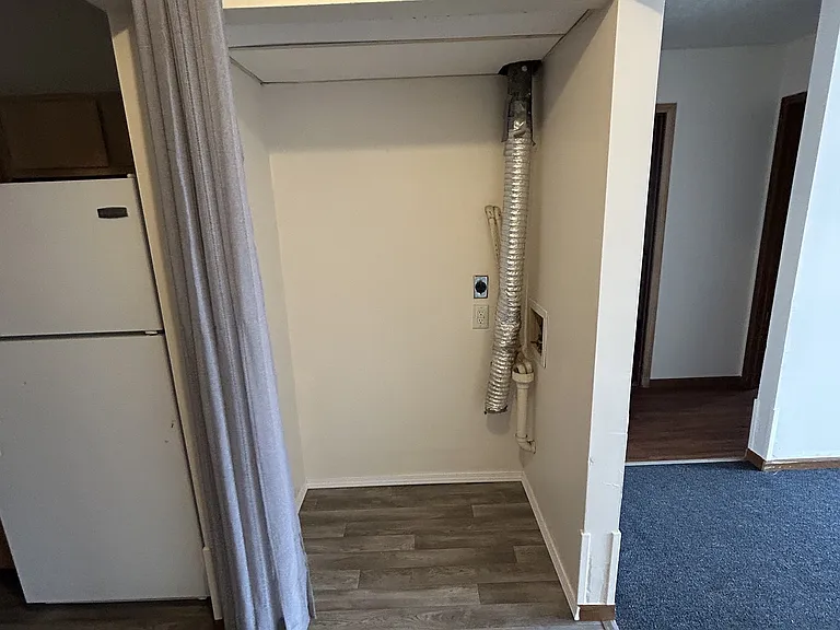 2062 Bradley Ct — Photo 3