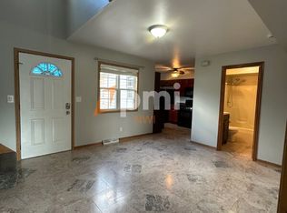 162 Mallard Pointe Dr, Valparaiso, IN 46385