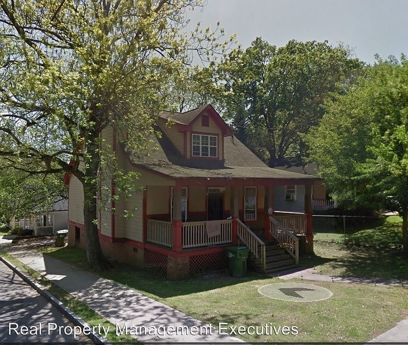 2nd image of 984 Sims St SW