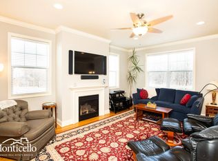 24 Amalia Ln, Rensselaer, NY 12144