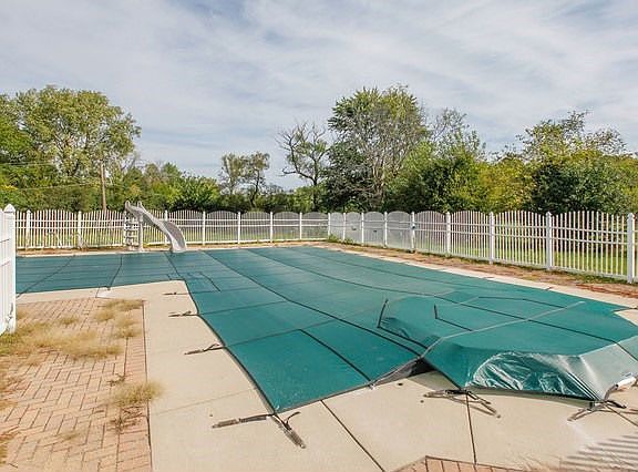 4th image of 1 Wild Cherry Ln