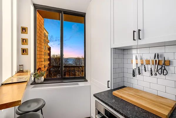 Sold by Compass | media 7