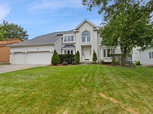 2704 Shellingham Dr, Lisle, IL 60532