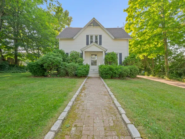 1690 Shepard Avenue, Hamden, CT 06518