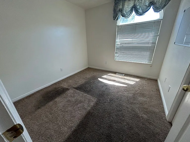 1513 E 300 S — Photo 10