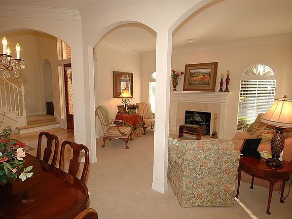 5th image of 3938 Turnberry Dr