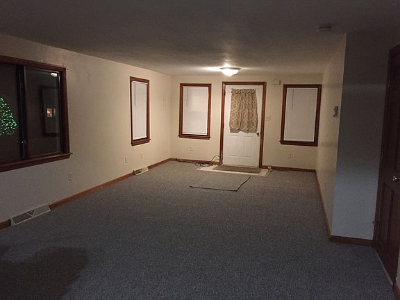 4th image of 27 Woodland Dr