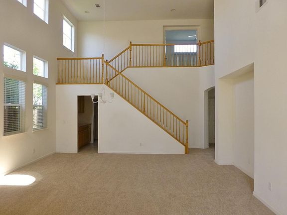 Living Room / Dinning Room