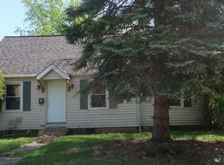 141 Shelton Blvd, Eastlake, OH