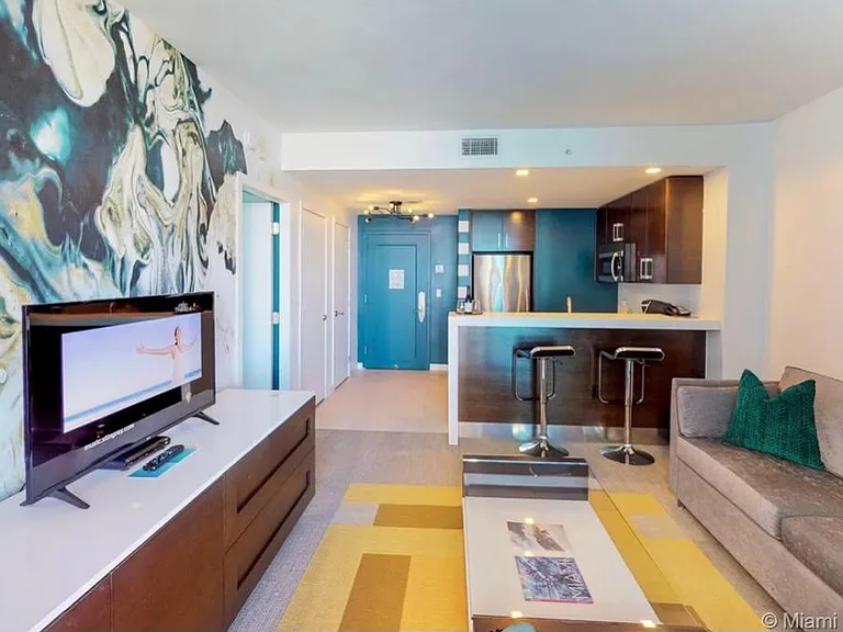 17215 Collins Ave — Photo 7