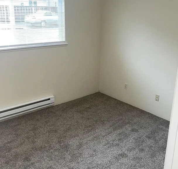 1120 Randall St — Photo 9