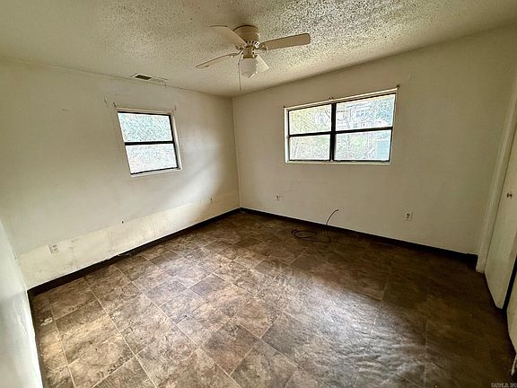 5th image of 109 Charles St